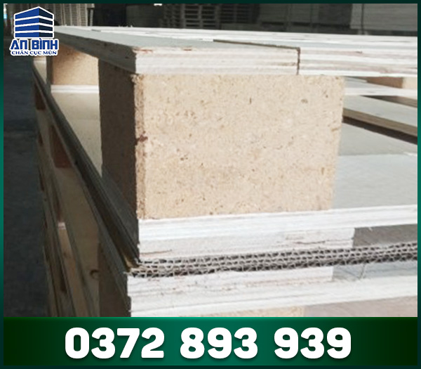 Chân cục mùn, chân đế pallet
